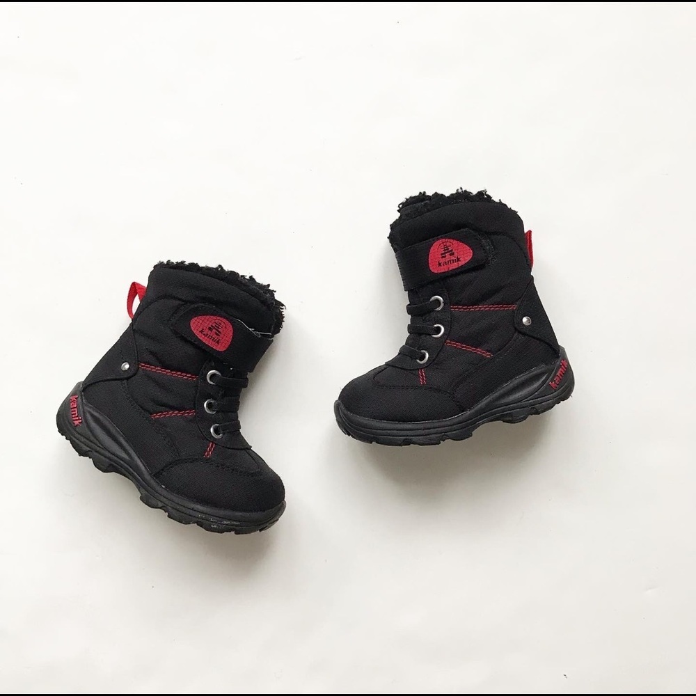 Kamik black snow boots EUC size 6